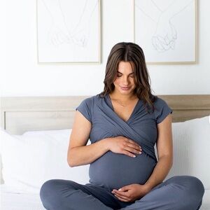 Kindred Bravely Davy nursing & maternity pajama set